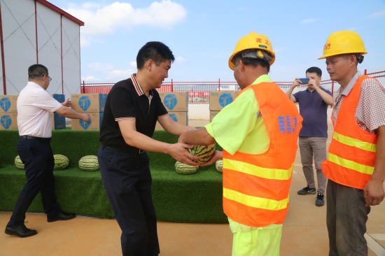 南旅建工集團董事長(cháng)陳皓等赴我司工地慰問(wèn)